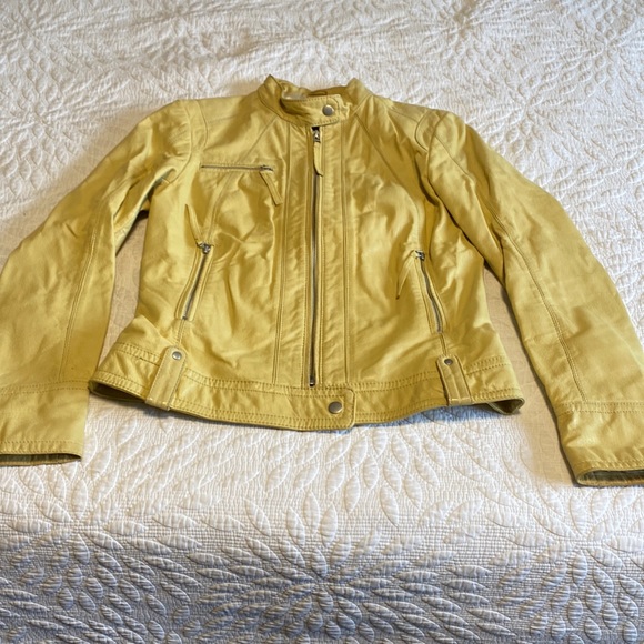 Danier Jackets & Blazers - VGUC Danier ladies size small leather jacket